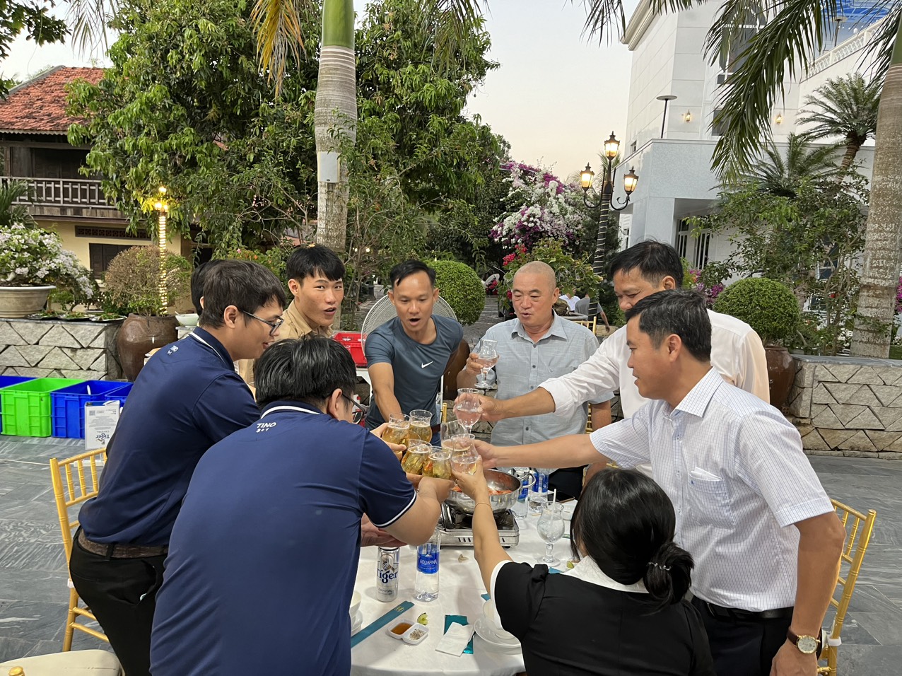 17. giao luu